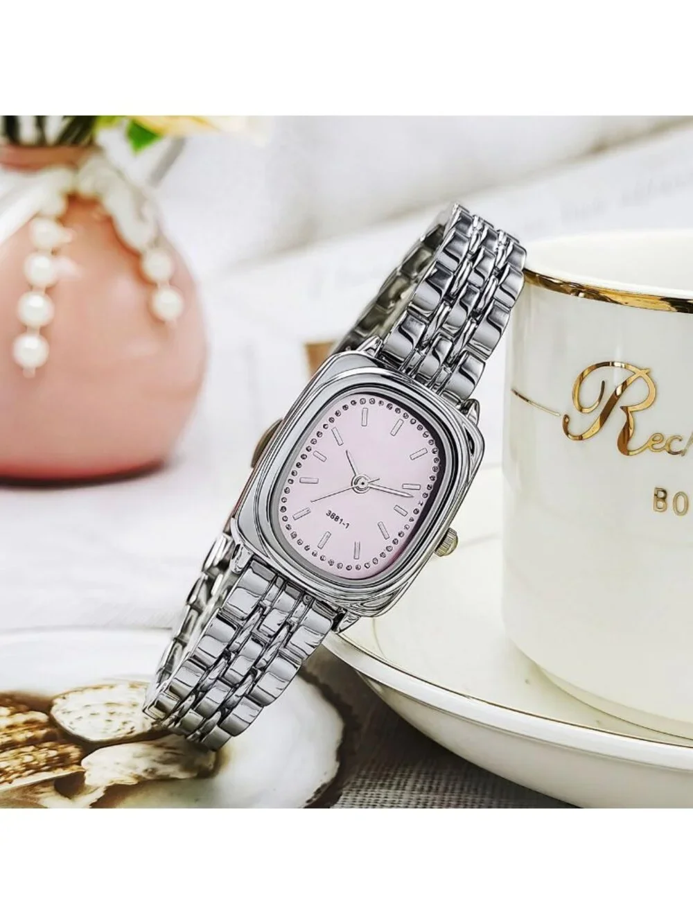 Women's Pink Dainty Casual Simple Fashionable Bracelet Analog Quartz Wrist Watch